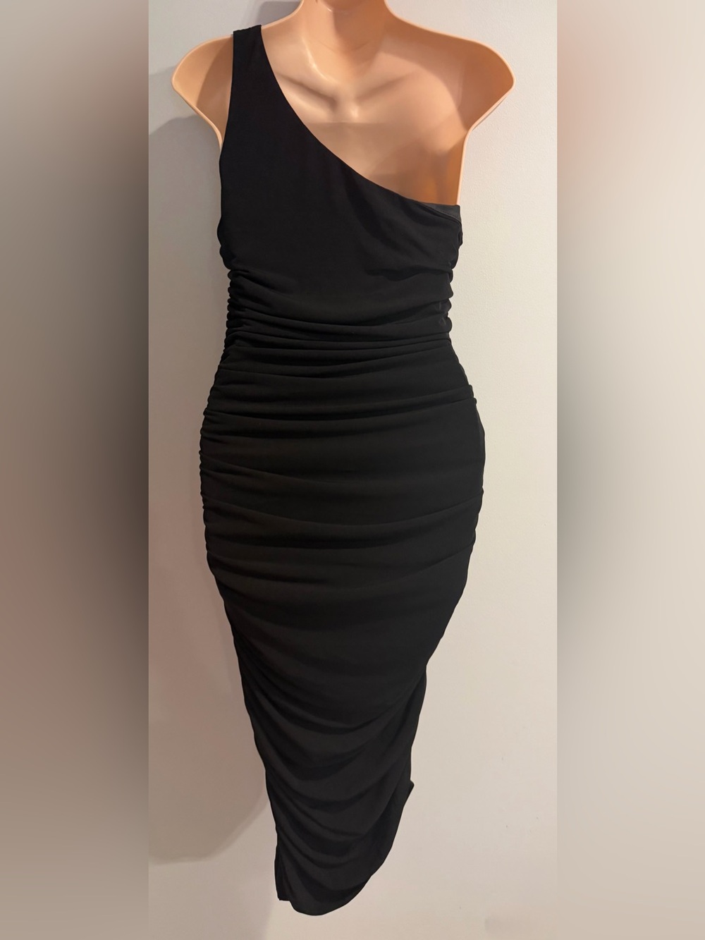 LULUS Total Appeal Black Ruched One Shoulder Bodycon Midi Cocktail Dress size M - Picture 4 of 4